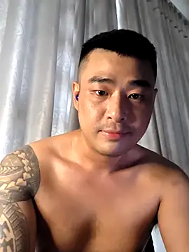 Snapshot of Asianhif chatting on December 17, 5:02 am Asianhif online show from December 17, 5:02 am