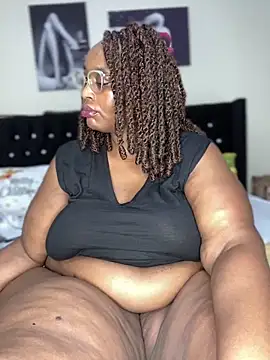 MsWhiteChocolatte online show from May 5, 5:10 pm