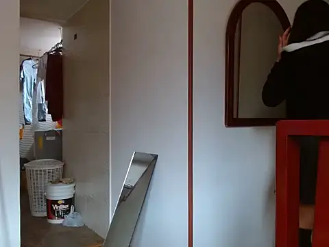 Laura martin  online show from February 25, 5:04 pm