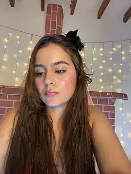 Snapshot of Juanelopez1 chatting on June 15, 1:30 am Juanelopez1 online show from June 15, 1:30 am
