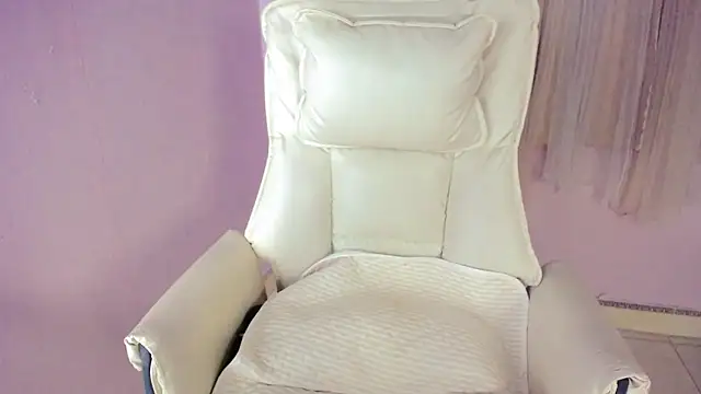 Snapshot of __18Angel__ chatting on November 17, 11:49 am 18Angel online show from November 17, 11:49 am