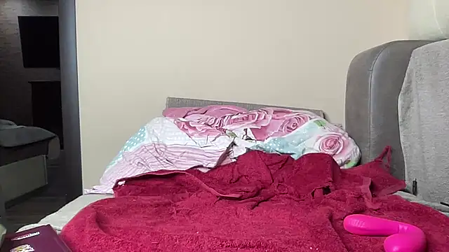 Snapshot of Daddysgirl_777 chatting on November 16, 8:03 pm Daddysgirl 777 online show from November 16, 8:03 pm