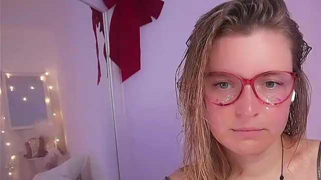 Ameliasweety69 online show from February 23, 1:10 pm