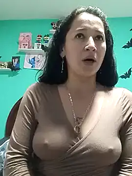 emilypoppy3 online show from December 18, 4:39 pm