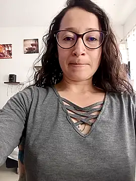 emilypoppy3 online show from February 28, 8:10 pm