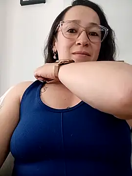 emilypoppy3 online show from April 28, 8:58 pm