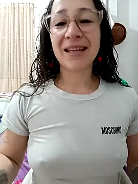 Snapshot of emilypoppy3 chatting on May 31, 1:07 pm emilypoppy3 online show from May 31, 1:07 pm