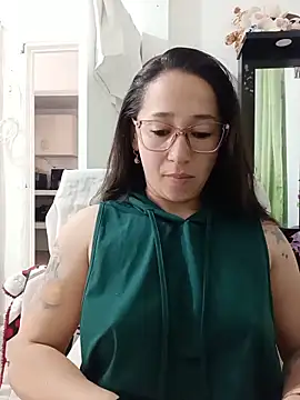 Snapshot of emilypoppy3 chatting on June 19, 7:17 pm emilypoppy3 online show from June 19, 7:17 pm