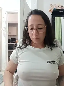 Snapshot of emilypoppy3 chatting on June 30, 7:37 pm emilypoppy3 online show from June 30, 7:37 pm