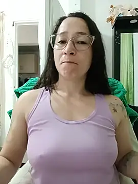 Snapshot of emilypoppy3 chatting on July 10, 12:52 pm emilypoppy3 online show from July 10, 12:52 pm