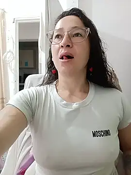 Snapshot of emilypoppy3 chatting on July 25, 12:47 pm emilypoppy3 online show from July 25, 12:47 pm