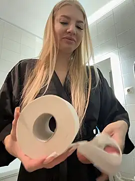 Snapshot of NewLale chatting on December 4, 4:22 am NewLale online show from December 4, 4:22 am