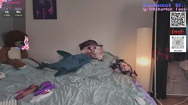 Snapshot of AshaMokk chatting on February 21, 8:48 am AshaMokk online show from February 21, 8:48 am