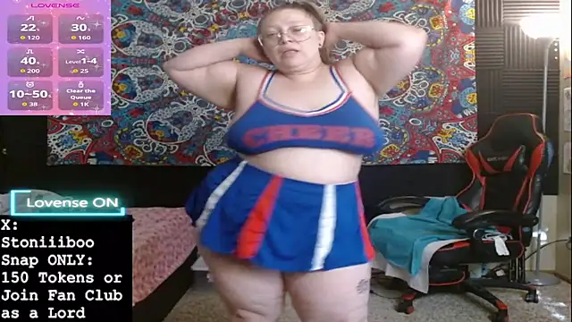 Snapshot of Stoniiiboo chatting on April 2, 12:47 pm Stoniiiboo online show from April 2, 12:47 pm