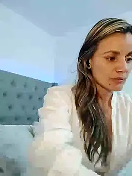 sweetfantasyy69 online show from December 10, 9:11 pm