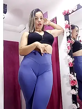 Snapshot of sweetfantasyy69 chatting on May 11, 7:00 pm sweetfantasyy69 online show from May 11, 7:00 pm