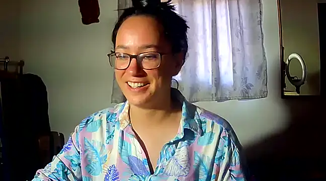 brittanycheeks online show from December 4, 7:56 pm