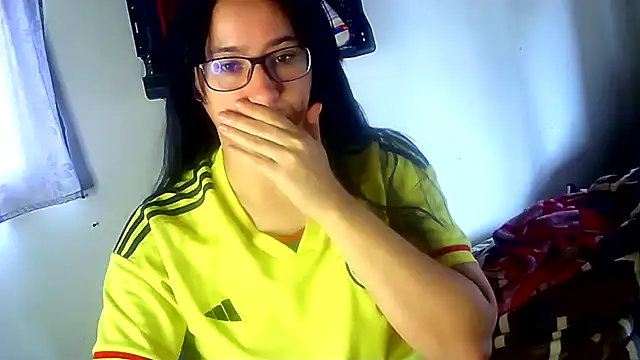 brittanycheeks online show from February 6, 1:43 pm