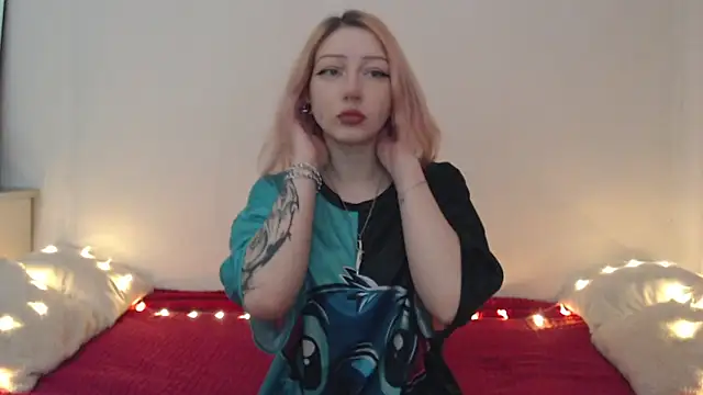 Snapshot of Emily_hardcore chatting on June 1, 8:54 pm Emily hardcore online show from June 1, 8:54 pm