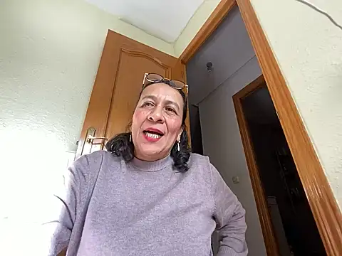 sweeviolet online show from December 19, 1:40 pm