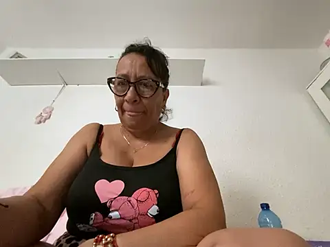 sweeviolet online show from July 17, 7:04 am