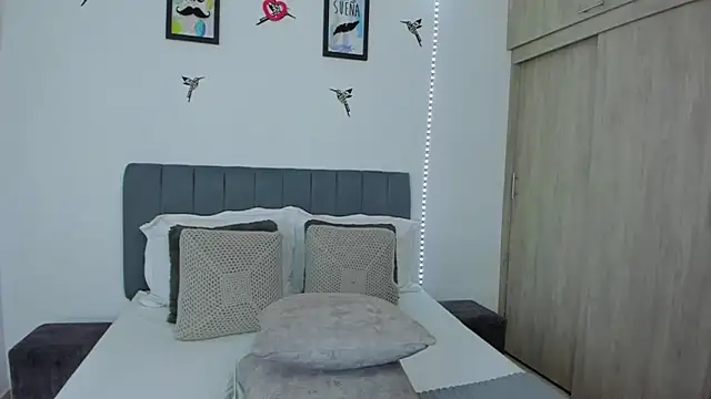 im sarah34 online show from March 9, 5:00 am