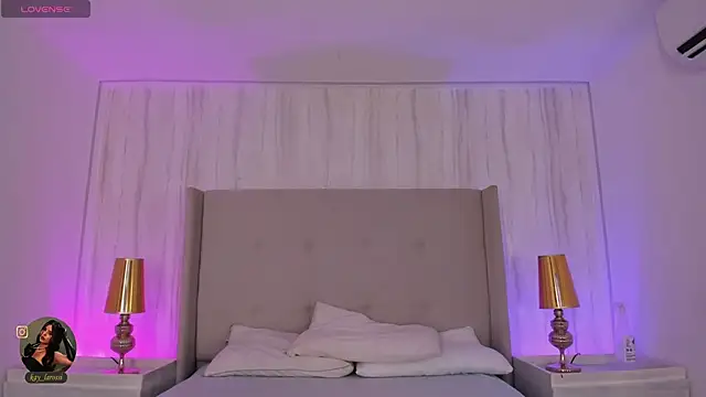 kaylarossi online show from May 19, 7:31 pm