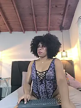 EmmilyBrant online show from April 24, 10:23 pm