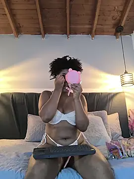 Snapshot of EmmilyBrant chatting on May 21, 10:50 pm EmmilyBrant online show from May 21, 10:50 pm