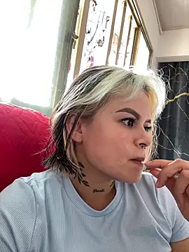 Snapshot of ivanna_rivera chatting on May 4, 2:13 pm ivanna rivera online show from May 4, 2:13 pm