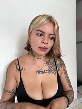 Snapshot of ivanna_rivera chatting on May 21, 6:15 pm ivanna rivera online show from May 21, 6:15 pm