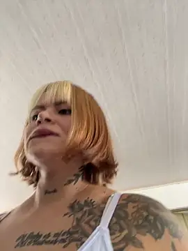 Snapshot of ivanna_rivera chatting on May 31, 2:13 pm ivanna rivera online show from May 31, 2:13 pm