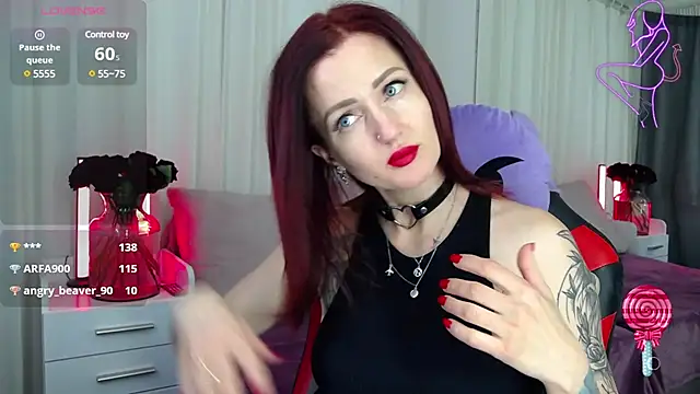 ElisaJane online show from December 8, 7:15 am