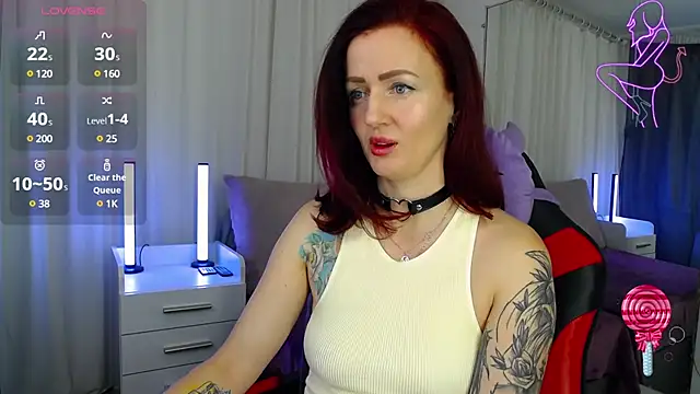 ElisaJane online show from December 28, 8:25 pm