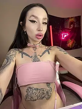 Snapshot of Molly__Moon chatting on June 17, 2:58 am Molly Moon online show from June 17, 2:58 am