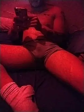 Snapshot of Woofer_dick chatting on December 3, 4:42 am Woofer dick online show from December 3, 4:42 am