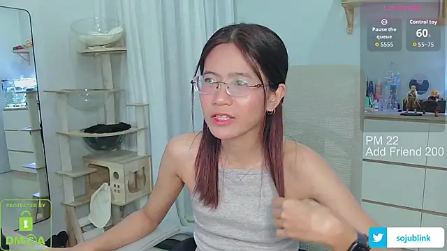 Snapshot of littlemiilk chatting on November 12, 7:53 am littlemiilk online show from November 12, 7:53 am