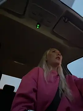 Snapshot of MerlinDave chatting on October 24, 12:52 am MerlinDave online show from October 24, 12:52 am