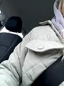 Snapshot of MerlinDave chatting on October 28, 1:31 am MerlinDave online show from October 28, 1:31 am