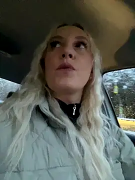 Snapshot of MerlinDave chatting on October 29, 1:19 am MerlinDave online show from October 29, 1:19 am