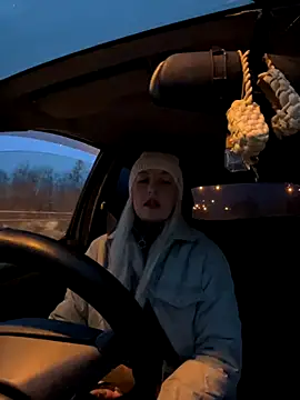 Snapshot of MerlinDave chatting on November 4, 1:05 am MerlinDave online show from November 4, 1:05 am