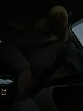 Snapshot of MerlinDave chatting on November 19, 1:38 am MerlinDave online show from November 19, 1:38 am