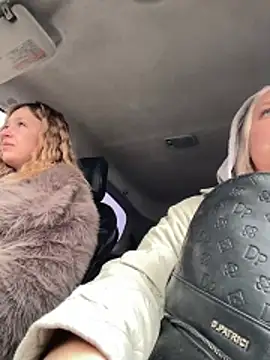 Snapshot of MerlinDave chatting on November 22, 3:05 am MerlinDave online show from November 22, 3:05 am