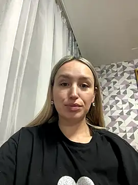 Snapshot of MerlinDave chatting on December 14, 1:44 am MerlinDave online show from December 14, 1:44 am