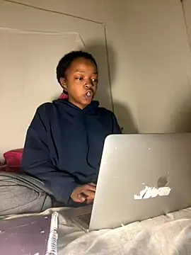 minimama69 online show from November 6, 9:43 am