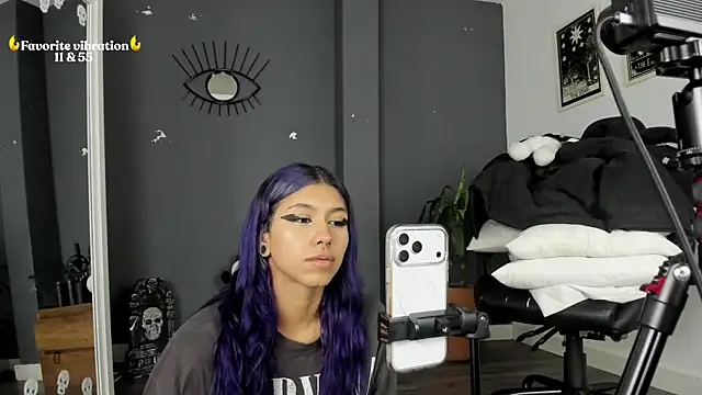 Raven Witch  online show from June 25, 5:39 pm