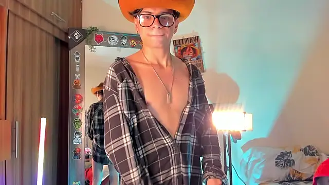 marckalexis online show from December 18, 10:54 am