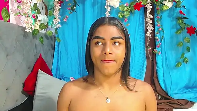 Snapshot of Karly_coffe chatting on November 19, 10:37 am Karly coffe online show from November 19, 10:37 am