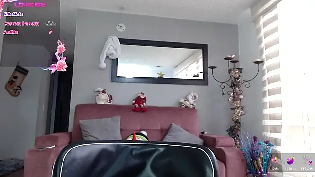 Snapshot of lauramcdowell1 chatting on December 4, 9:35 pm lauramcdowell1 online show from December 4, 9:35 pm