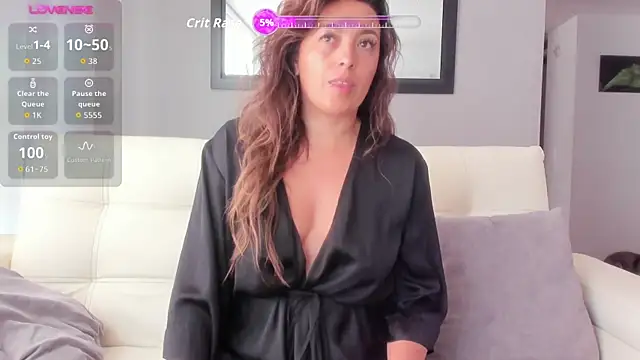 lauramcdowell1 online show from July 7, 12:09 pm